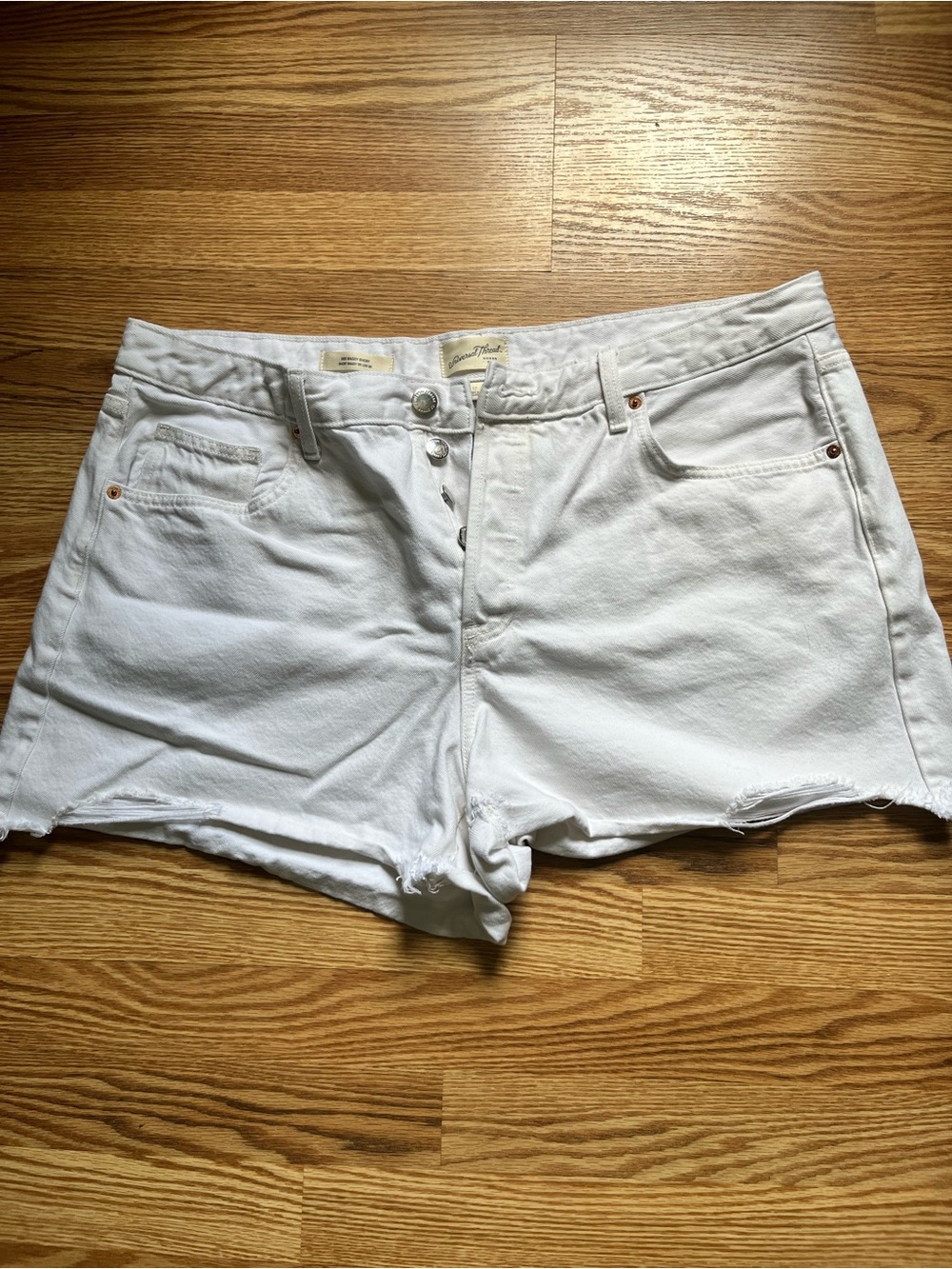 Universal Thread Women's 90s Baggy White Denim Cutoff Shorts Size 17